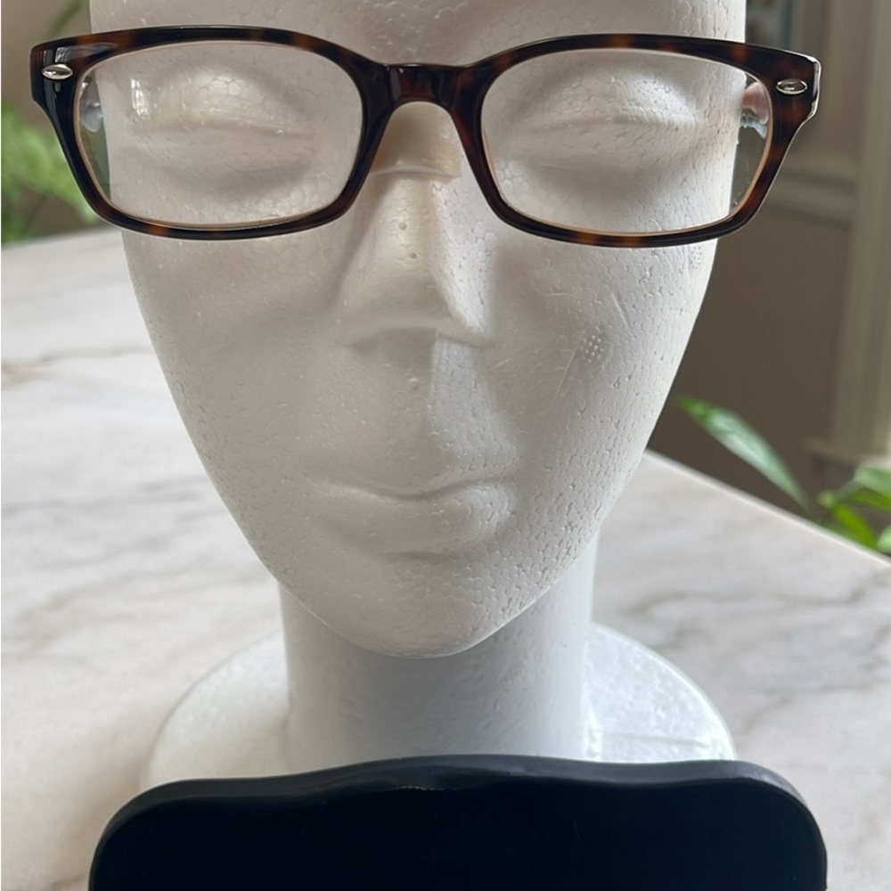 Women’s brown Ray Ban eyeglasses